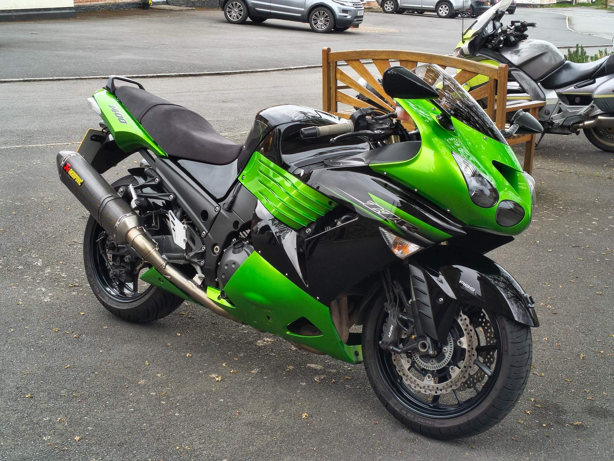 Kawasaki ZZR1400 bikes for sale | AutoTrader Bikes